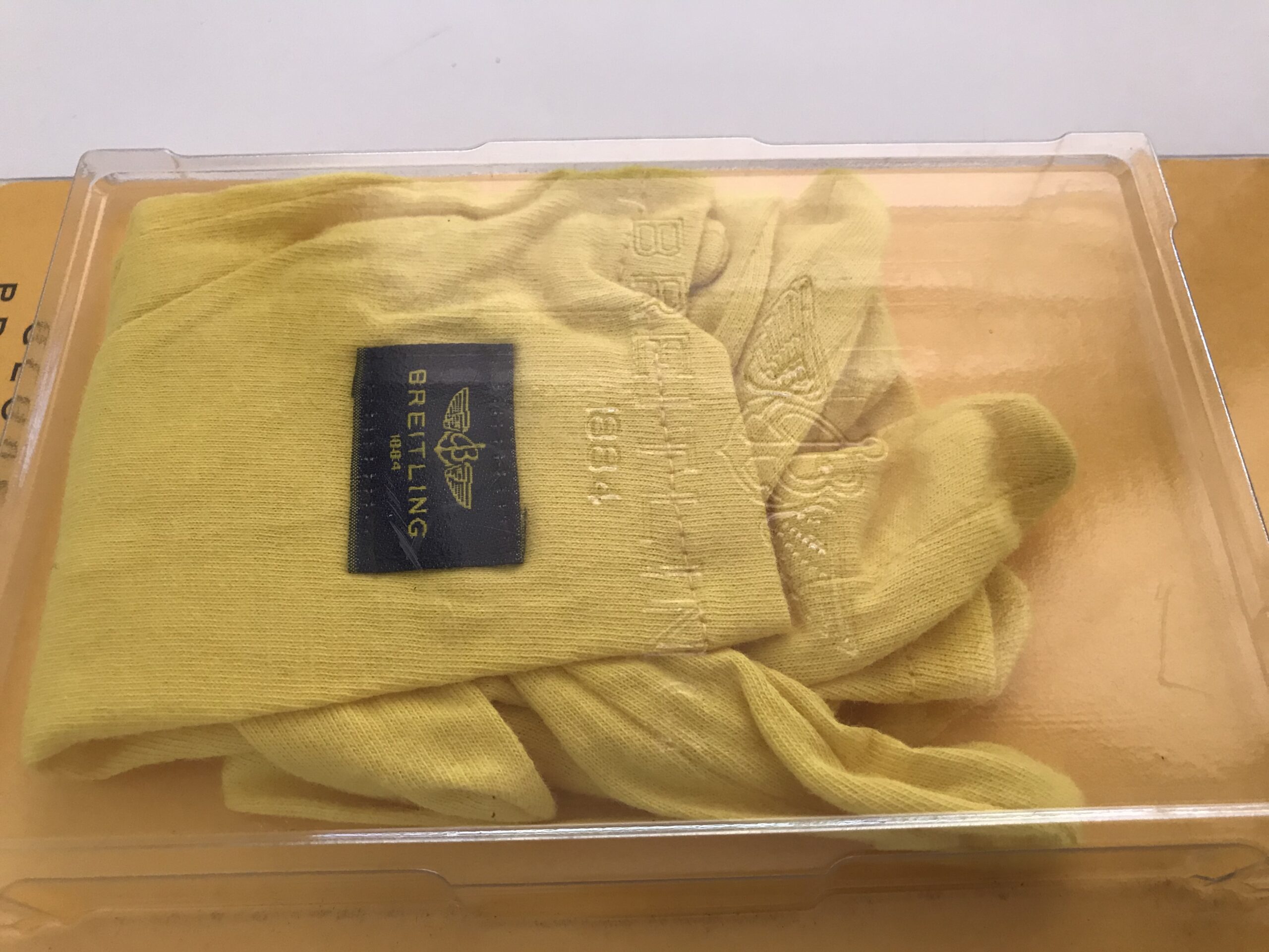 New Breitling yellow gloves universal size - Image 3