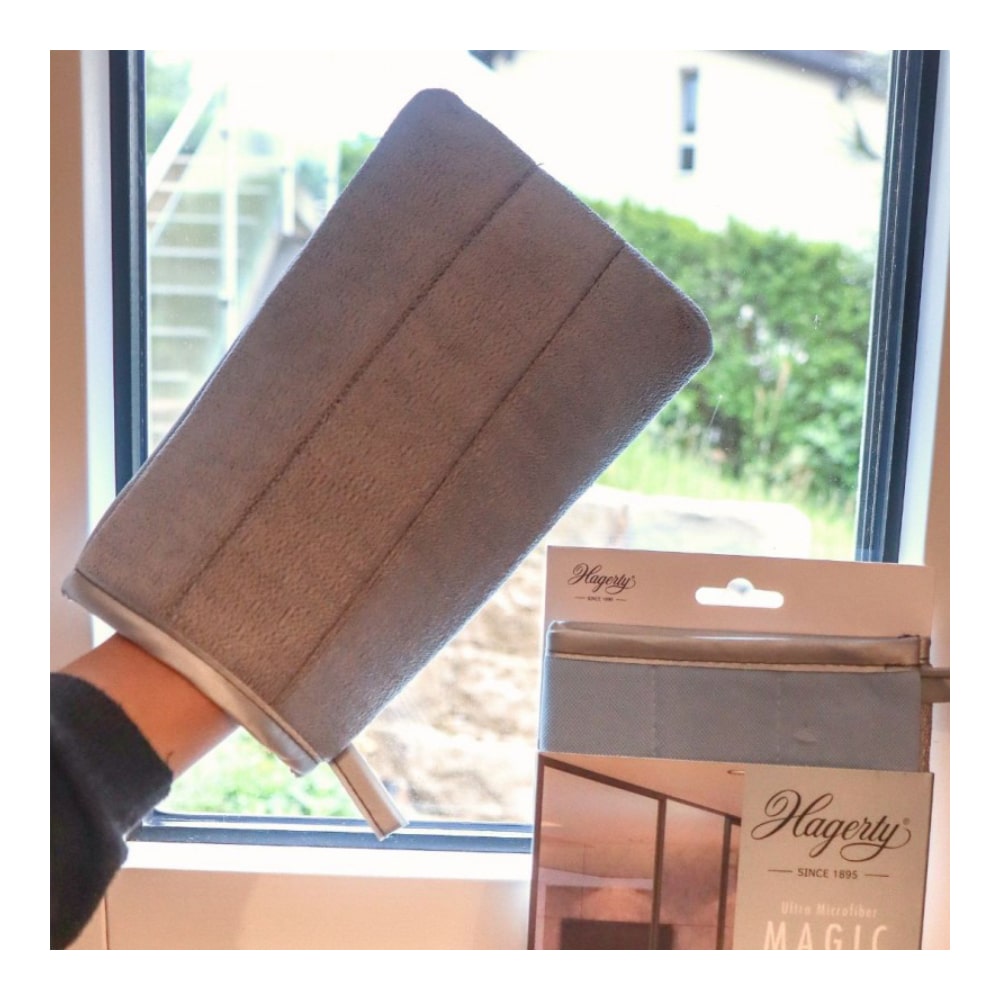 Hagerty A102226 microfibre glove for glass surfaces - Image 4