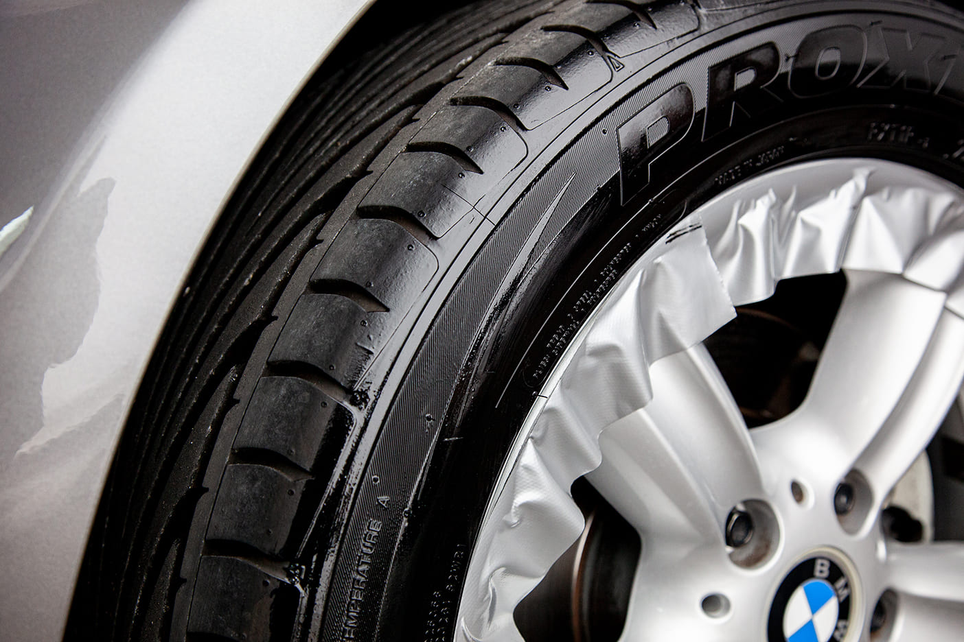 QUIXX Black Tyre Colour, Tire Restorer Deep Black 2-Step Kit, ref. 10192 - Image 13