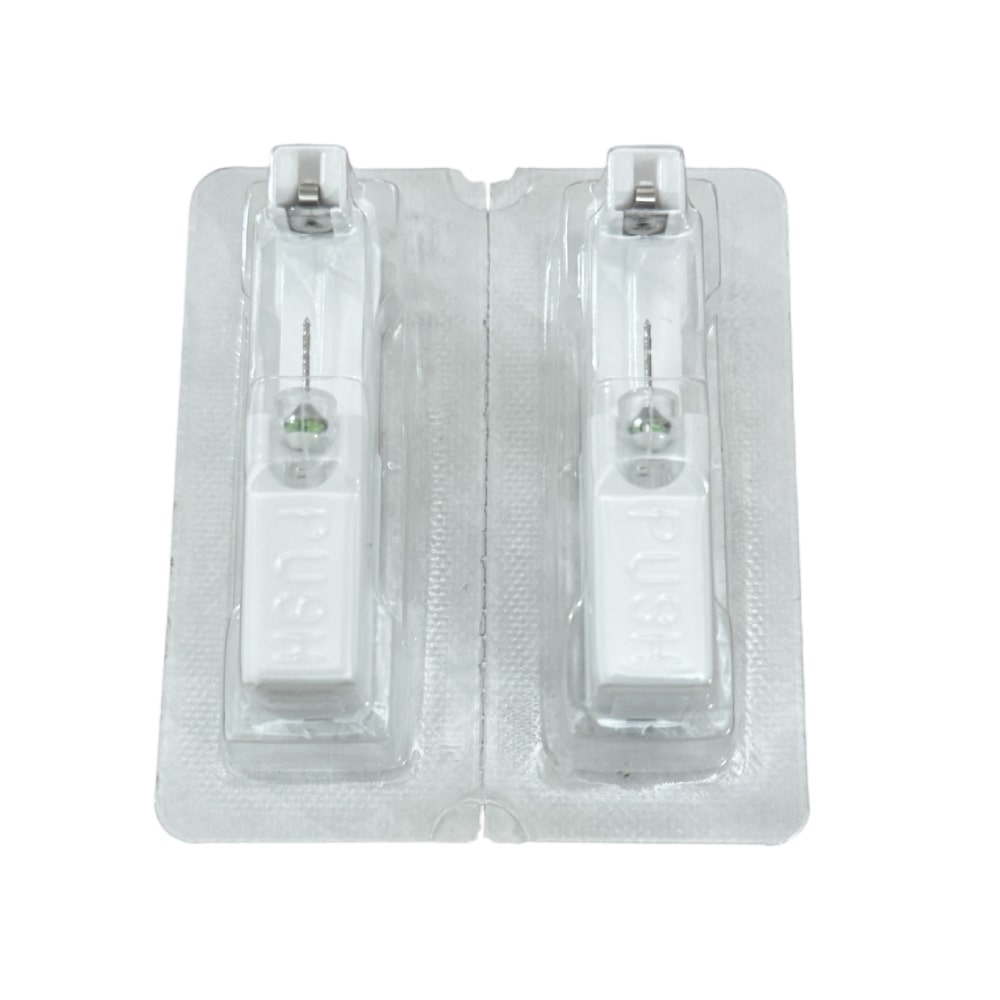 Studex silver (steel) 4mm green stone earrings with peridot motif - Image 4