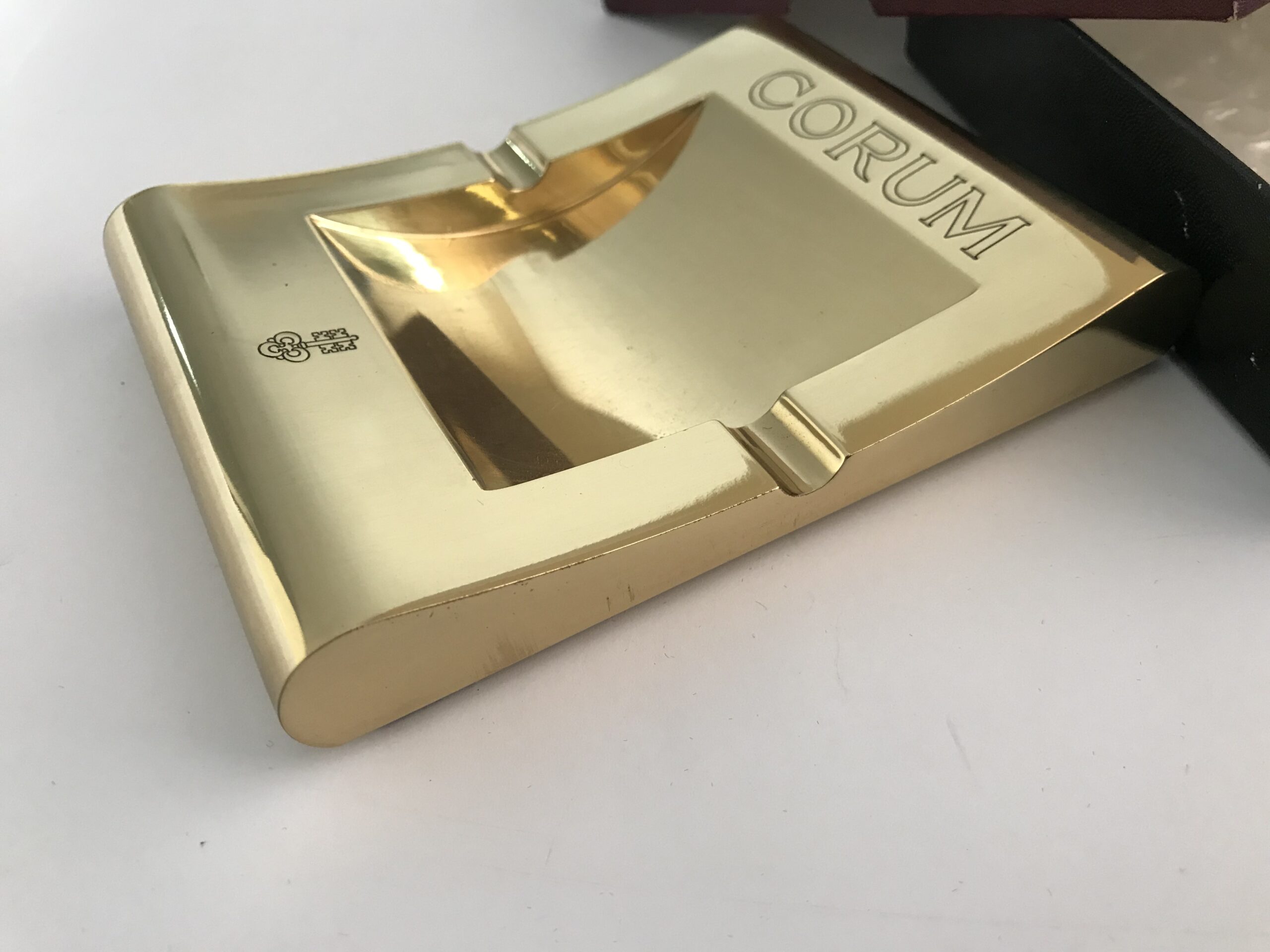 New vintage Corum gold ashtray with box - Image 3