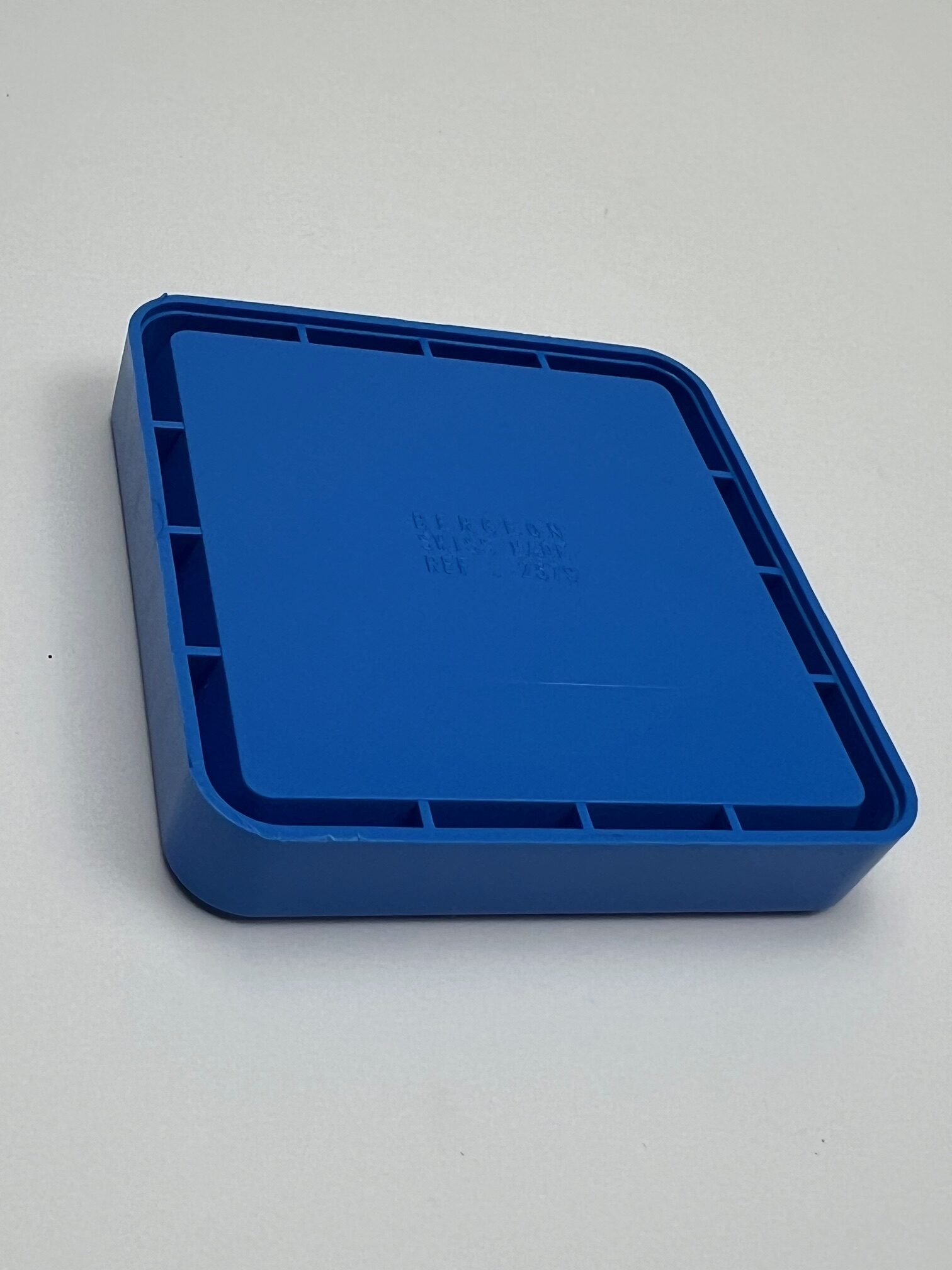 Bergeon 2379, Blue Plastic Square Supplies Tray, 70 x 70 x 13 mm, Solvent Resistant - Image 5