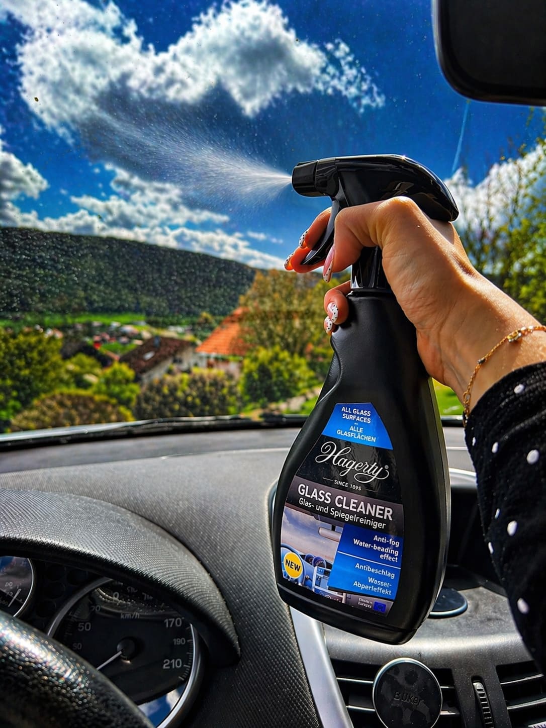 Hagerty Glass Cleaner Spray with Anti-Fog and Water-Repellent Formula, 500 ml - Image 2