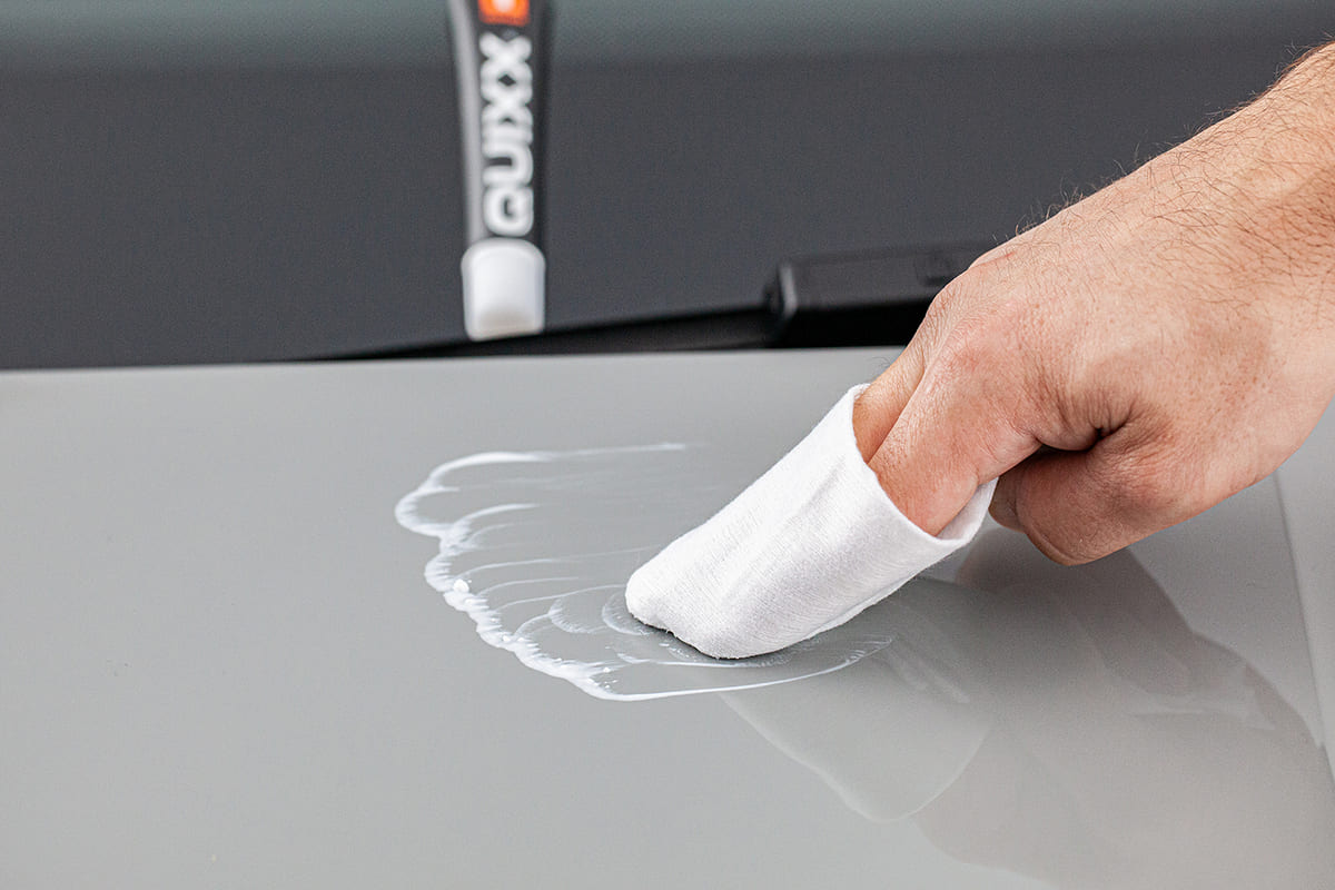 QUIXX Paint Scratch Remover Kit (Ref. 00070) – 2-Step Repair System with Repair No.1 + Finish No.2, Polishing Cloths & 3000-Grit Sandpaper, Made in Germany - Image 11