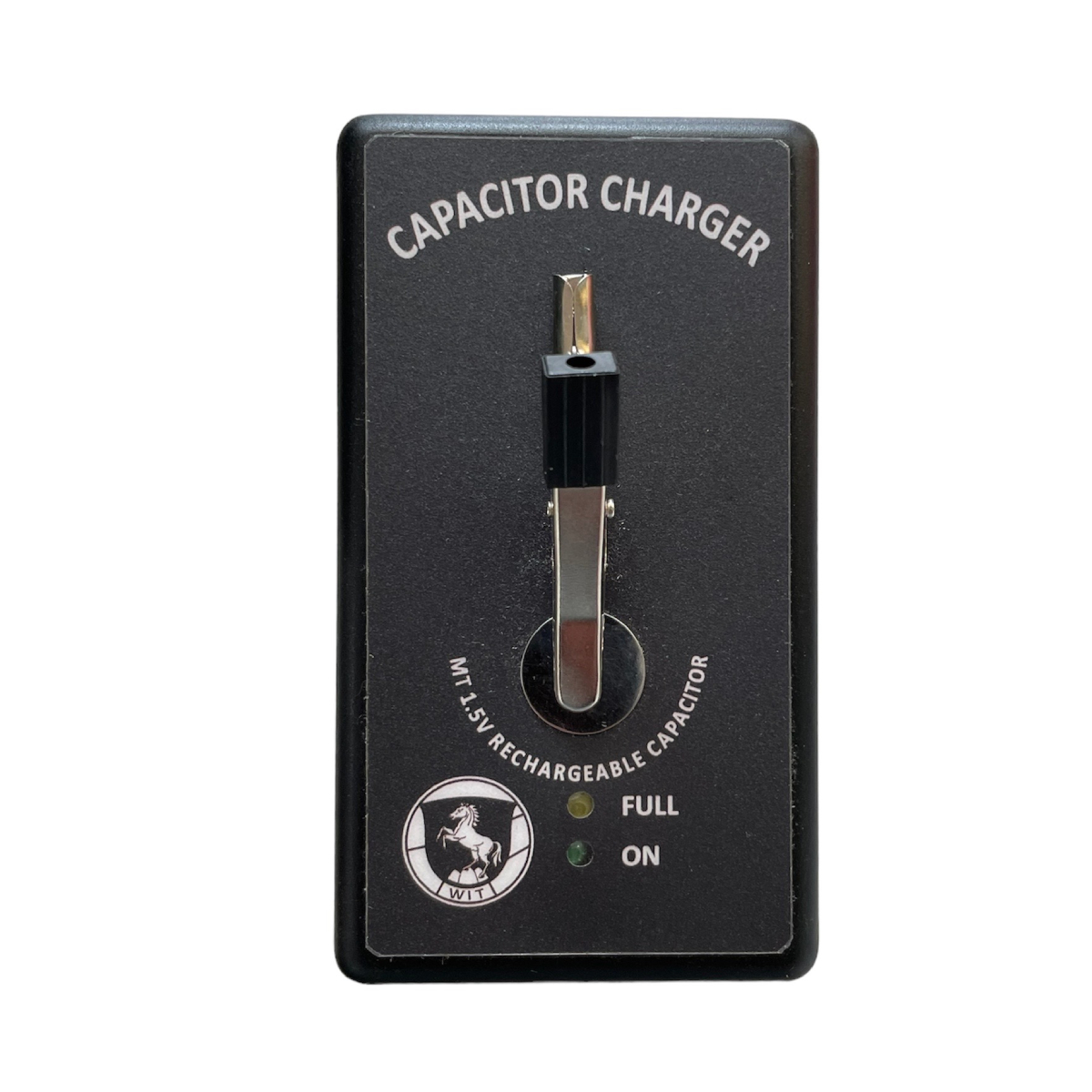 Quick charging apparatus for MT 1.5 V capacitors battery