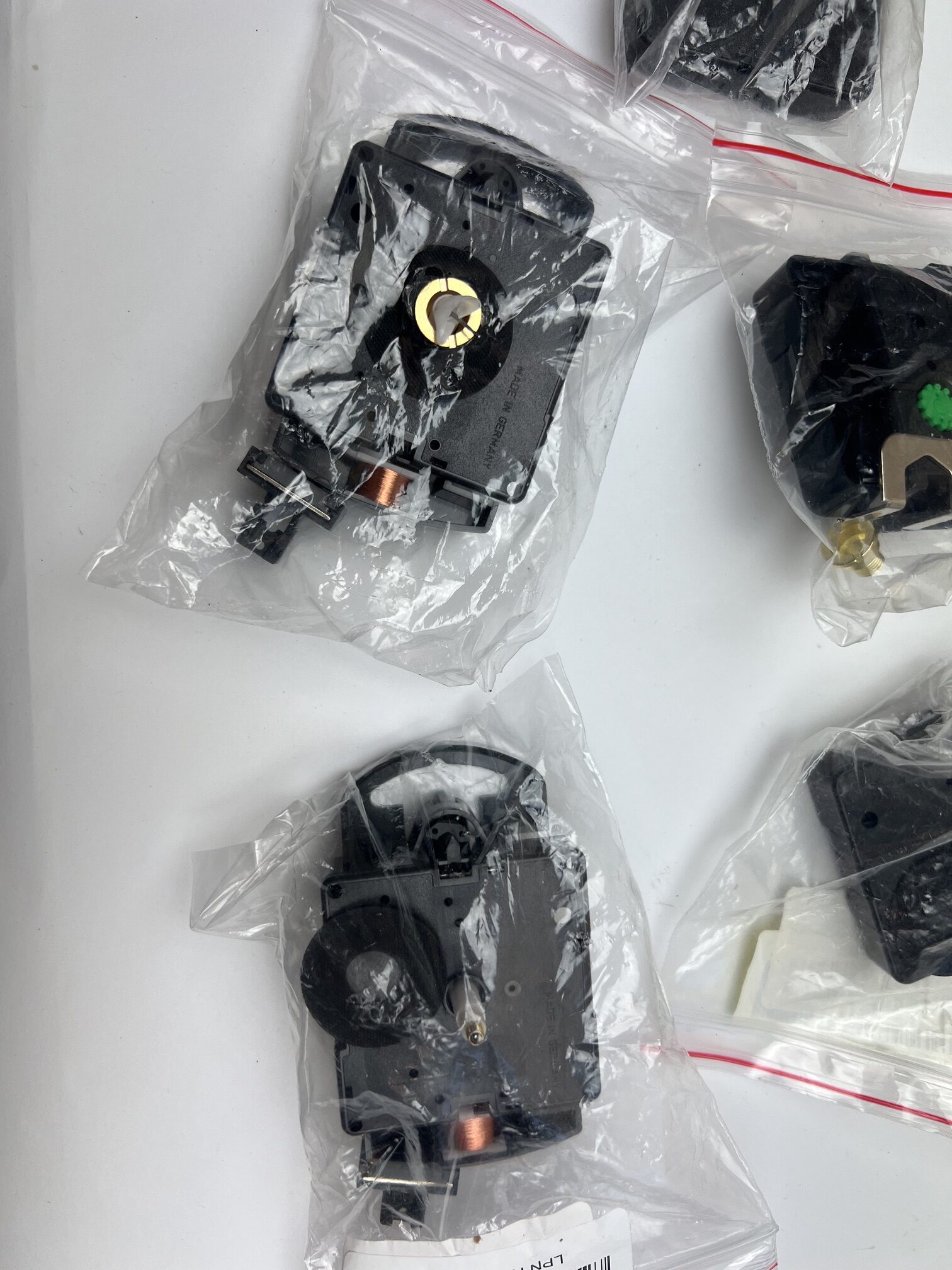 Mixed UTS Quartz Clock Movements 10 Pack, Sold as is - Image 5